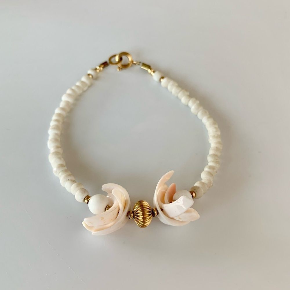 Vintage Carved Seashell Bracelet
